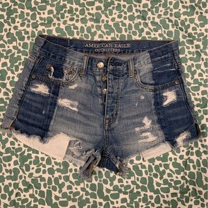 Distressed cutoff Jean shorts